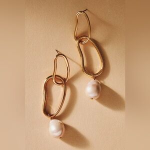 NWT Anthropologie gold dangle pearl earrings